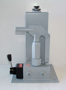 High Volume Hand Pump, Horizontal Syle HV Series 120, from TR Engineering Inc. - Click the image to see enlarged hand pump image.